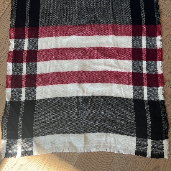 Oversized Scarf - Picture 2 of 4